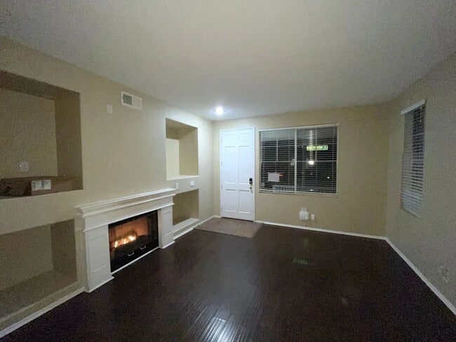 Building Photo - 7211 Blossom Ct