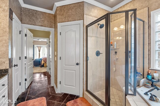 Building Photo - PRIVATE OASIS IN GATED COMMUNITY