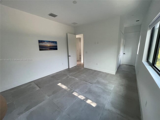 Building Photo - 12 Coral Dr