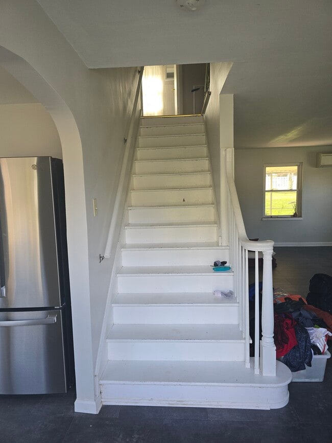 Building Photo - 2105 Donald Ave