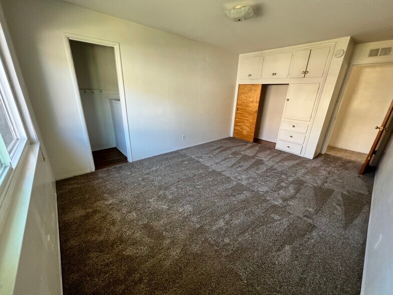 Building Photo - 189 Carpenter St