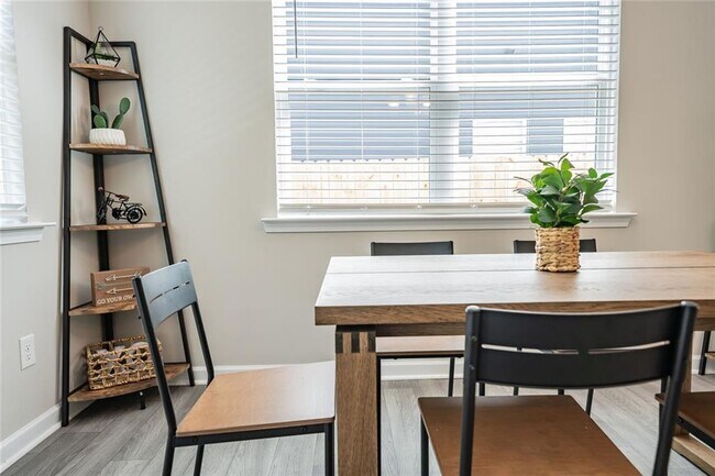 Building Photo - 454 Burgundy Terrace SE