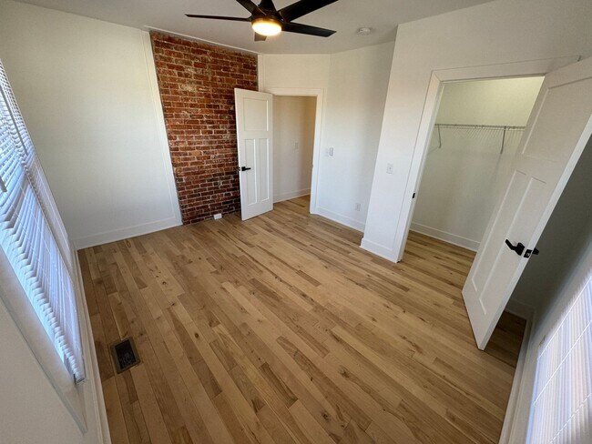 Building Photo - 2 Bedroom - Weiland Park