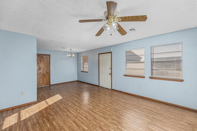 Building Photo - 746 SW 43rd St