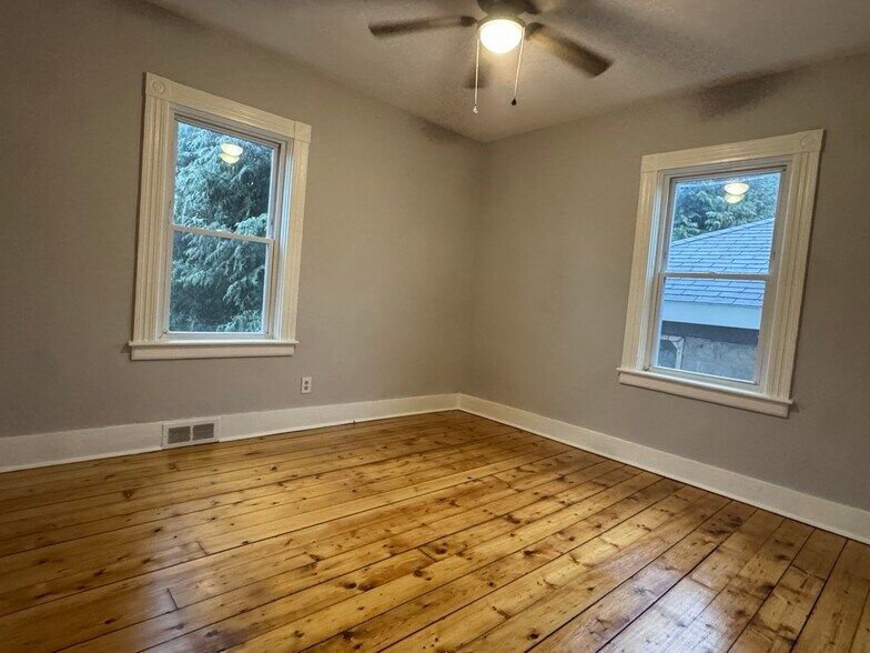 Building Photo - 58 Division St