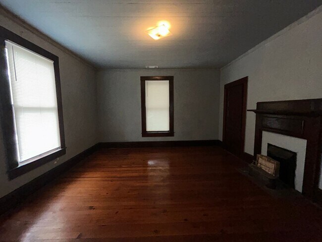 Building Photo - 179 Lagrange St
