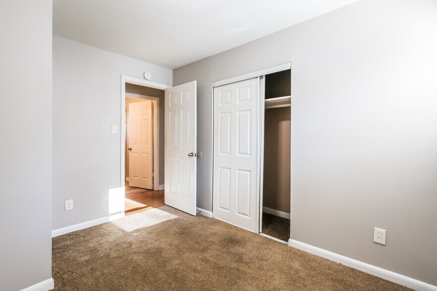 Building Photo - 6641 Wealthy Ct