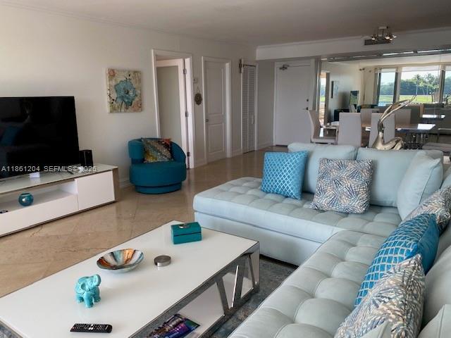 Building Photo - 9250 W Bay Harbor Dr