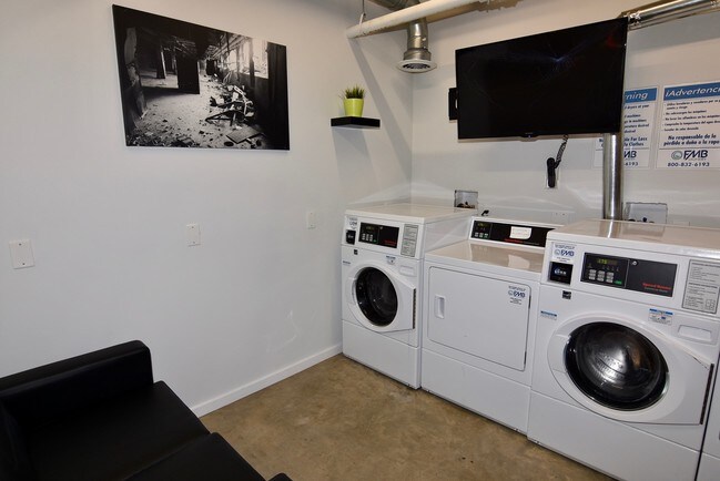 Building Photo - 4800 Brown St