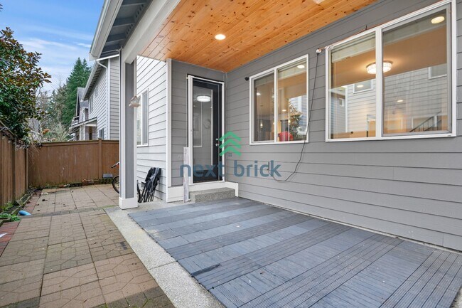 Building Photo - Stunning 3 Beds and 3 Bath Single Family with additional office space and entertainment room read...