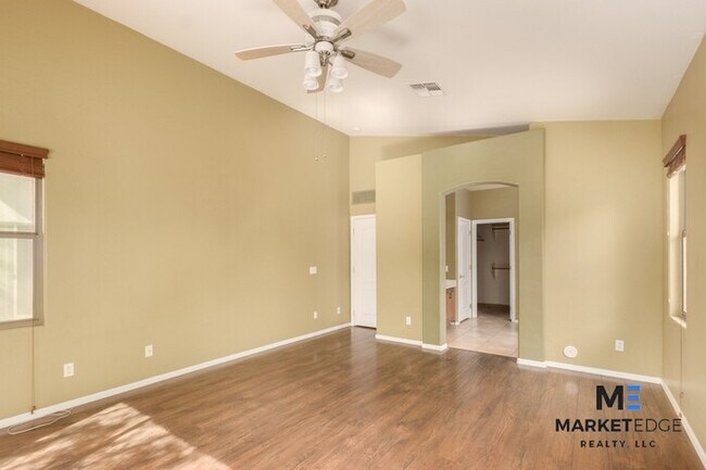 Building Photo - 4Bed/2Bath House at Greenway Rd/175th Ave!...