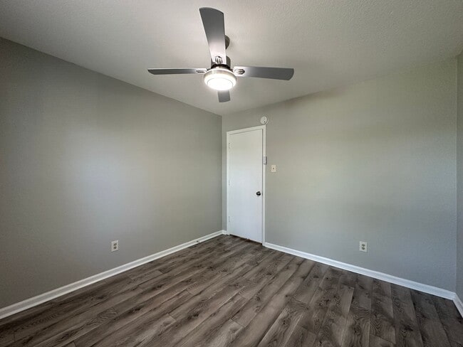 Building Photo - 5809 Enid St
