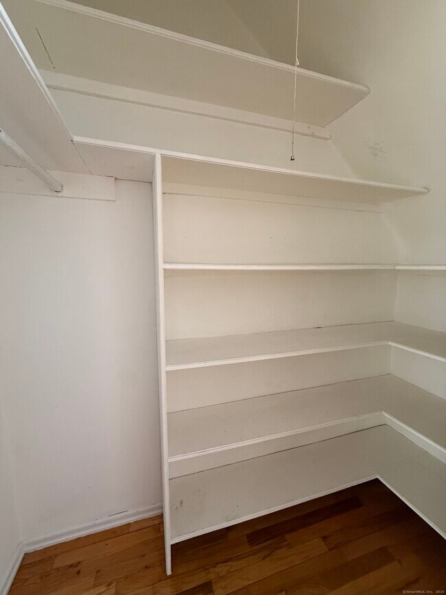 Building Photo - 69 Hope St