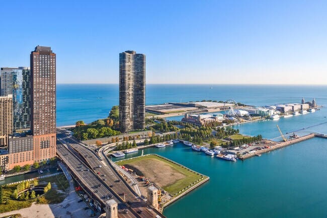 Building Photo - 450 E Waterside Dr