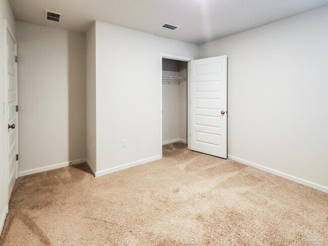 Building Photo - 7332 Lakeside Oak Ct