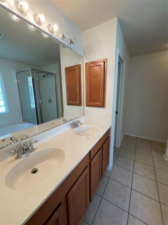 Building Photo - 3830 Castle Rock Cove