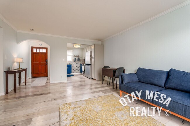 Building Photo - Fully Furnished 2BD/1BA Condo – Ideal for Traveling Professionals