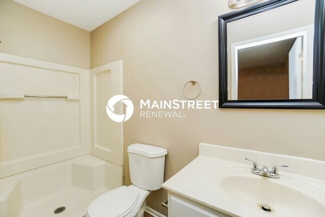 Building Photo - 3 Bedroom Pet-Friendly Home in COLUMBUS, OH with Main Street Renewal