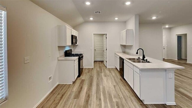 Building Photo - 6132 Holm Oak Rd