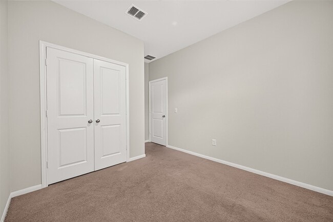 Building Photo - 16039 Kingfield Haven Dr