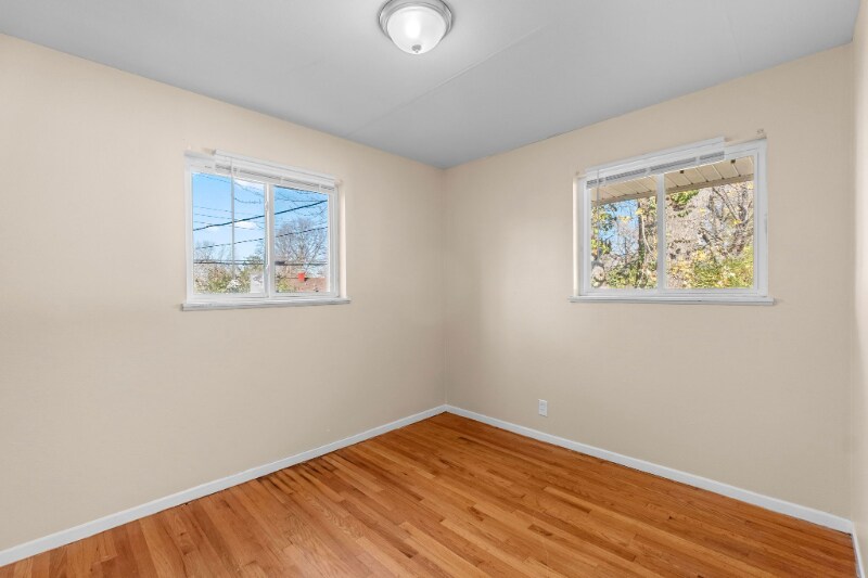 Building Photo - 10805 Spring Garden Dr