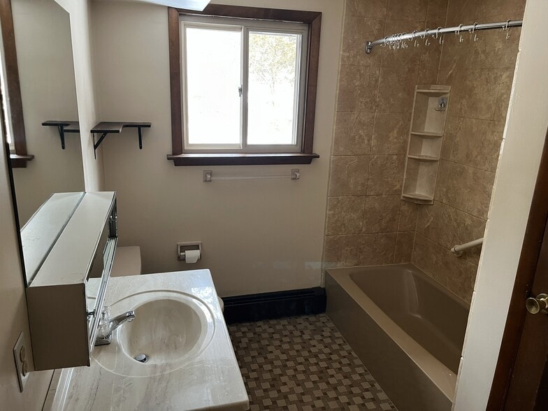 Building Photo - 2800 Mountain Rd