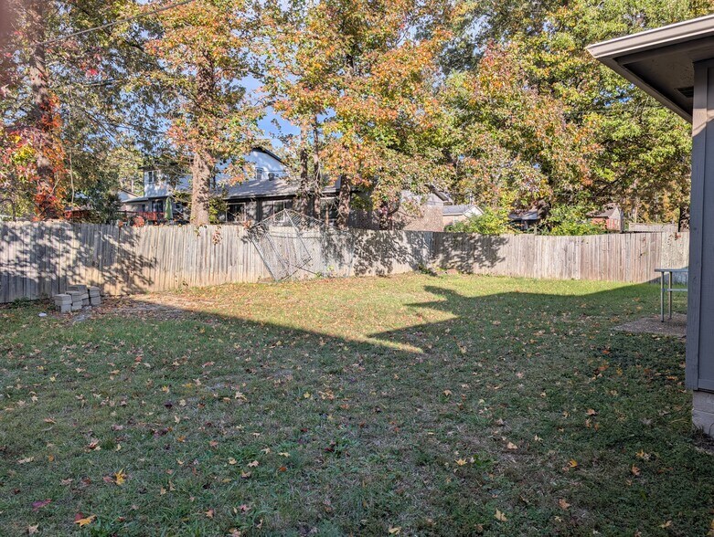 Building Photo - 9508 Labette Dr