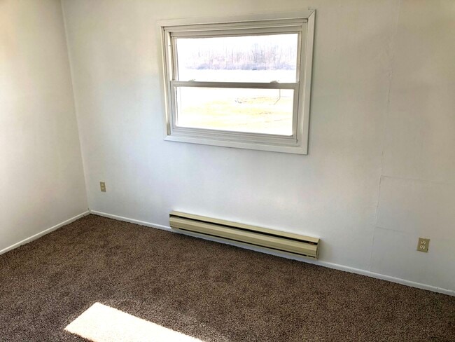 Building Photo - 126-128 Fauber Ln