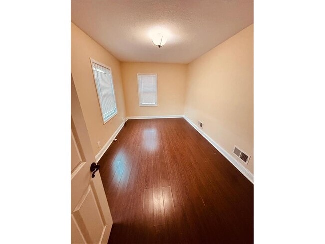 Building Photo - 115 E 58th St