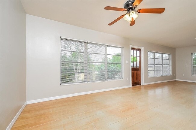 Building Photo - 1139 Cir Dr-