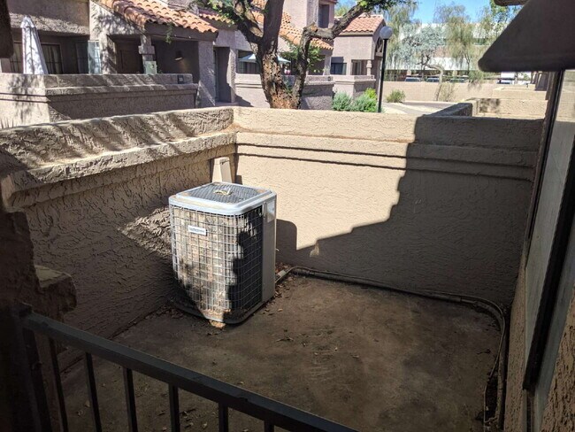 Building Photo - 3 Bedroom 2 Bathroom near ASU! I