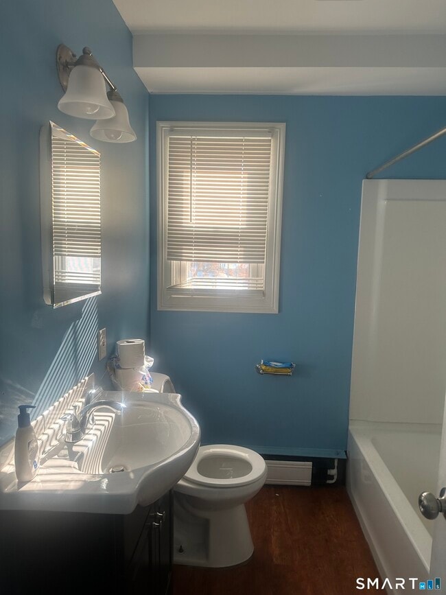 Building Photo - 125 N Harwinton Ave