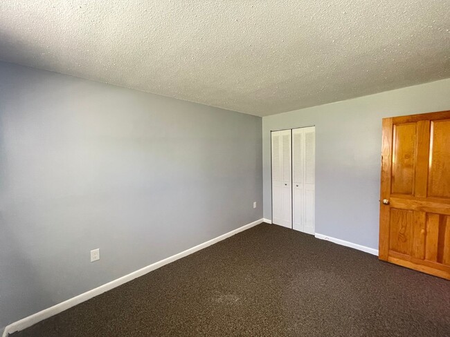 Building Photo - 177 Loudon Rd
