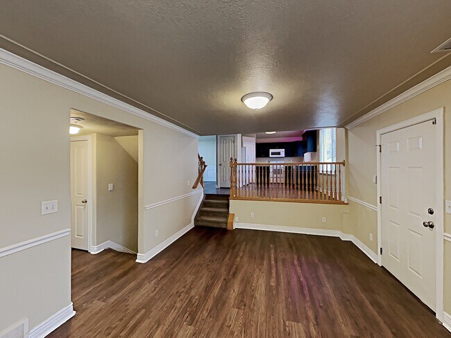 Building Photo - 3721 Lake Vista Dr