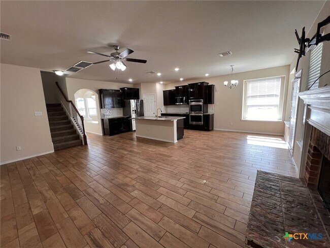 Building Photo - 2520 Dante Ct