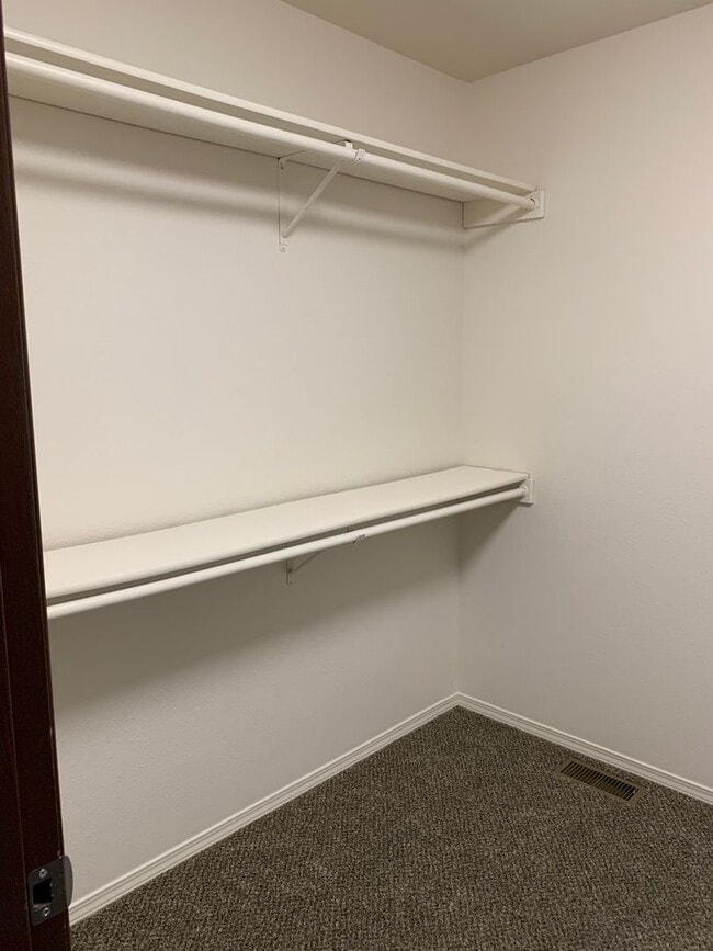 Building Photo - 3 Bdrm, 1 & 1/2 Ba | Muldoon & Tudor area | AVAILABLE NOW!!