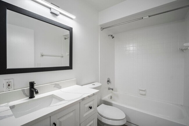 Building Photo - Affordable 2-bedroom, 2-bathroom apartment...