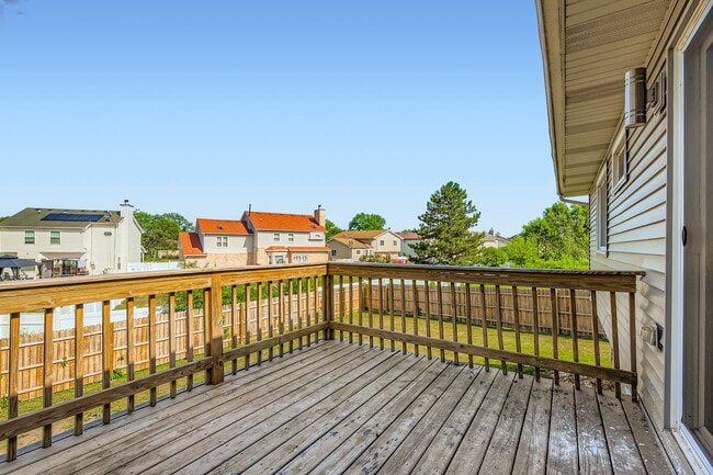 Building Photo - 5611 Allemong Dr
