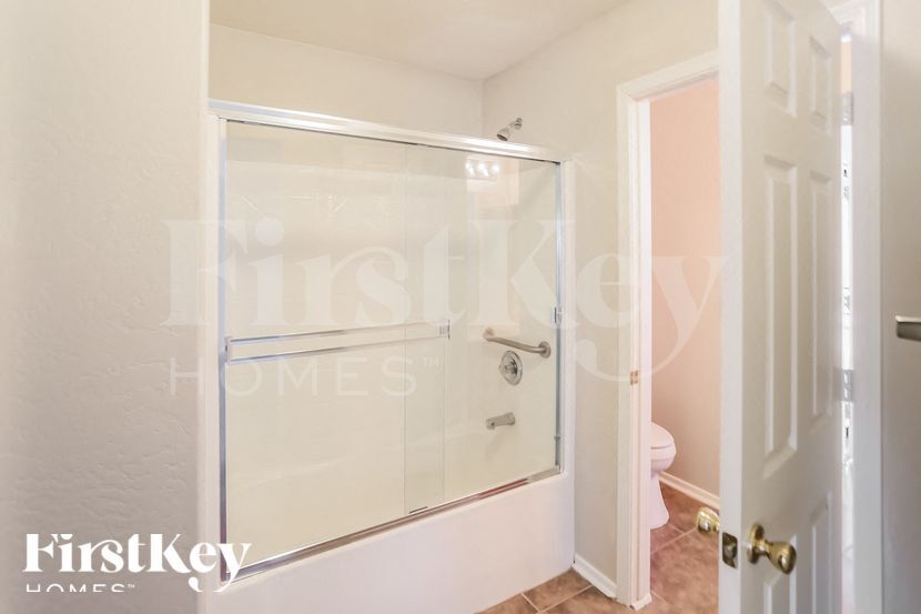 Building Photo - 1023 S 226th Dr