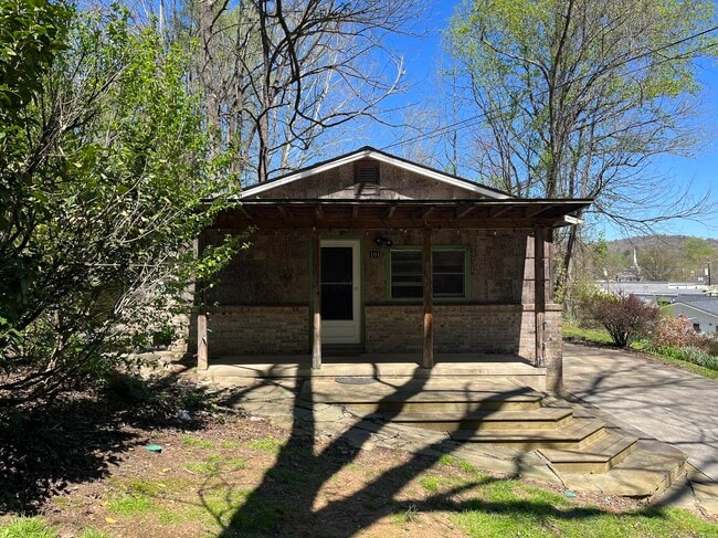 Primary Photo - 101 North Johnson Street-Brevard College Area