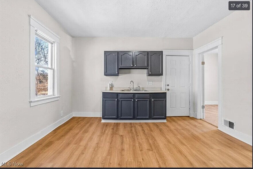 Building Photo - 13612 Durkee Ave