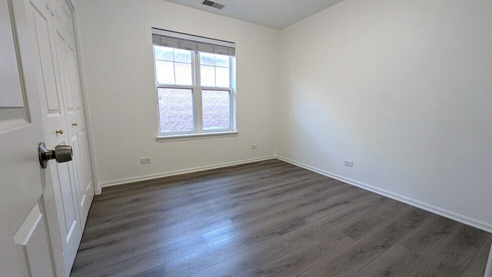 Building Photo - 1154 N Howe St