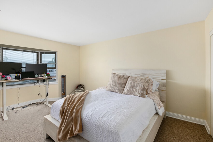 second bedroom, bay window - 184 Date Ave