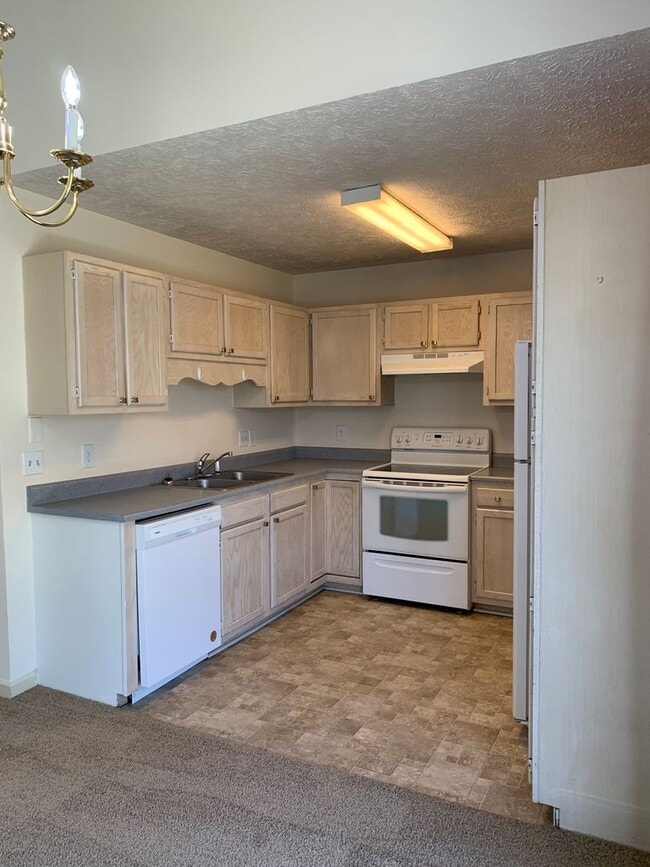 Building Photo - Oban Court 2 Bedroom 2 Bath House