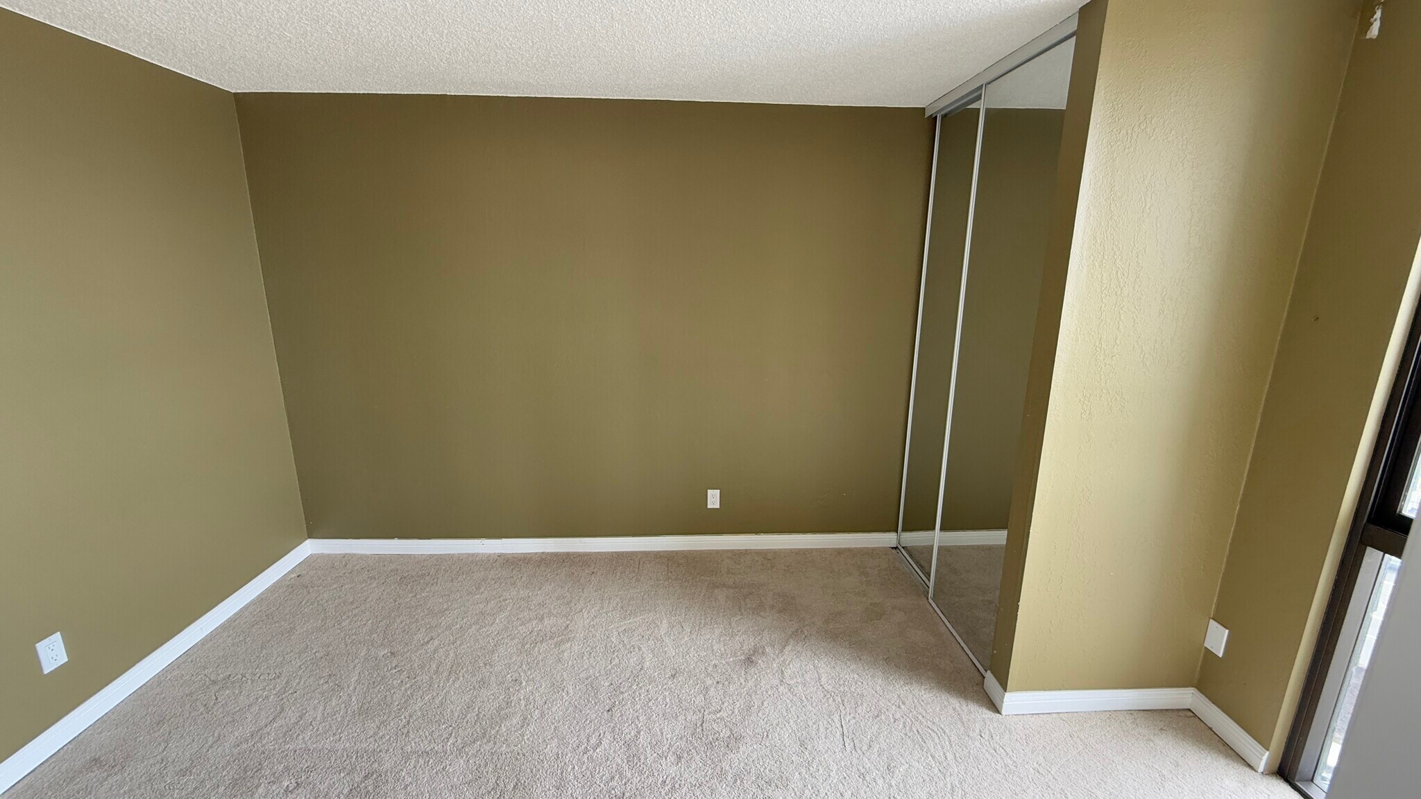 Building Photo - 555 Pierce St