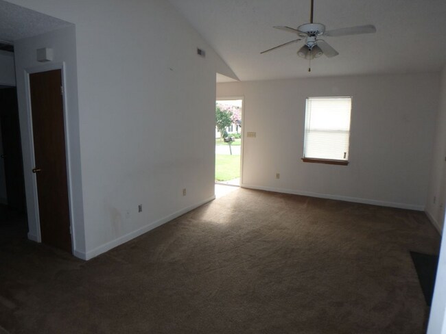 Building Photo - 111 Wyndham Cir