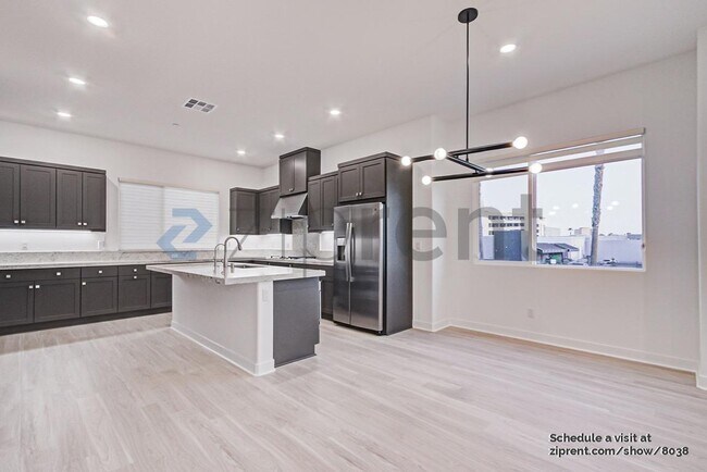 Building Photo - 1896 S Westside Dr