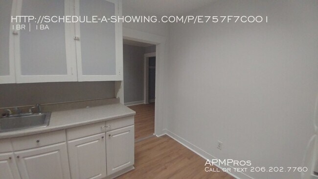 Building Photo - 2603 6th Ave