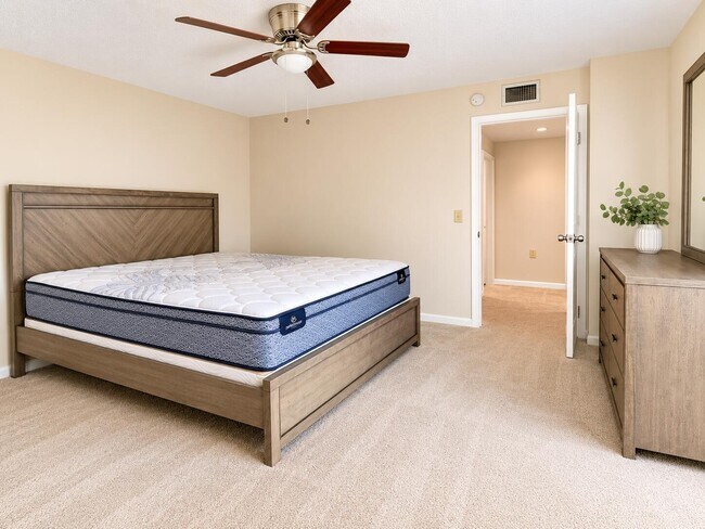 Building Photo - 865 Blue Ridge Cir