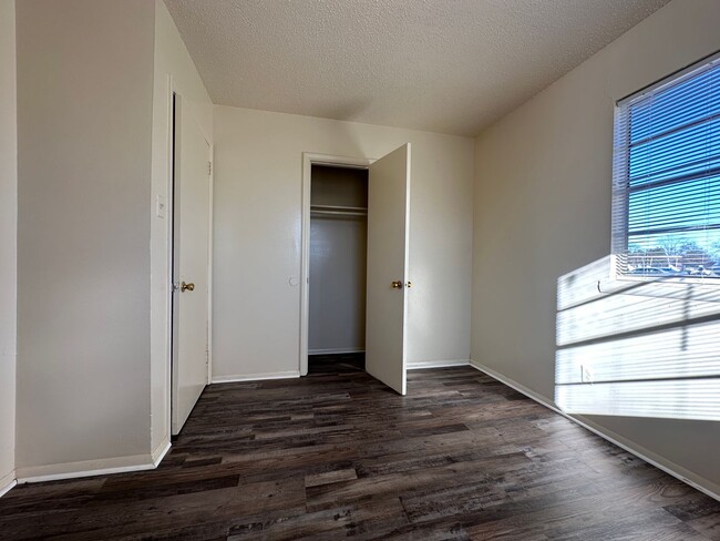 Building Photo - 8022 US-271